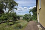 Wohn- und Geschäftshaus mit Lagerflächen, herrlicher Blick, 3 Garagen-StPl, + 4 StPl, in 97534 Waigolshausen-Hergolshausen zwischen Würzburg Schweinfurt Volkach - Einfamilienhaus Waigolshausen Waigolshausen | Angebot:27093957